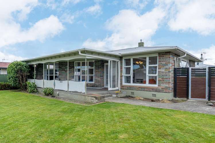 587 Queen Street East Levin_20