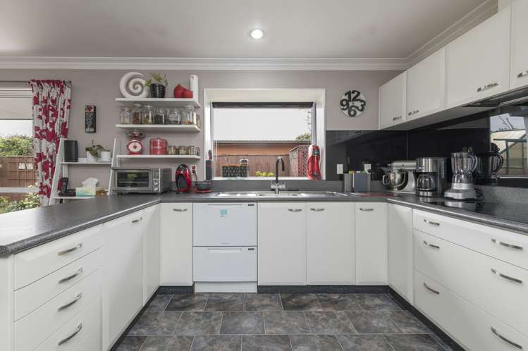 38 Aldinga Avenue Stoke_6