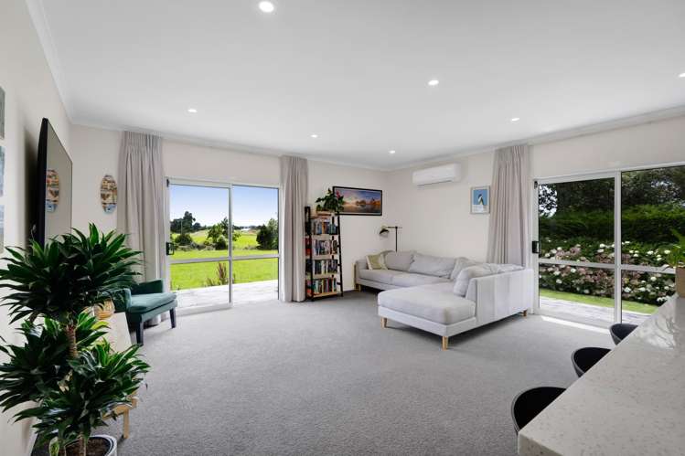 8 Manatu Lane Inglewood_9