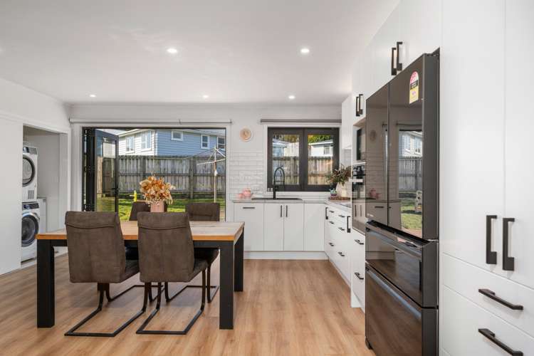 10 Birman Place Cannons Creek_5