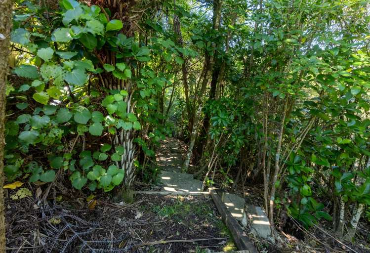 10 Oliver Twist Avenue Mellons Bay_24