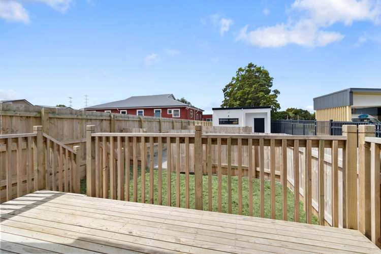 63 Flanshaw Road Te Atatu South_6