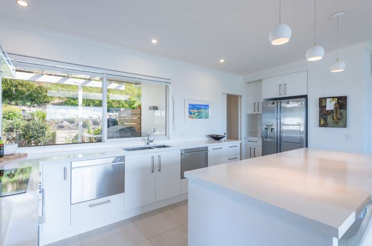 23 Katania Heights Brightwater_12