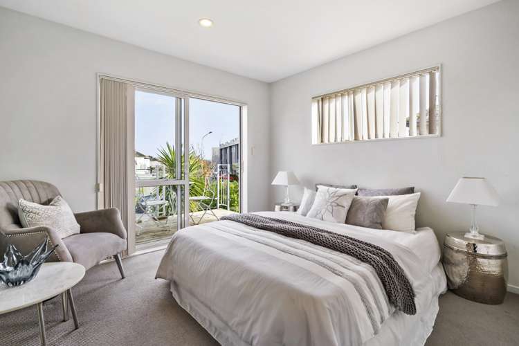 15 Bordeaux Parade Te Atatu South_9