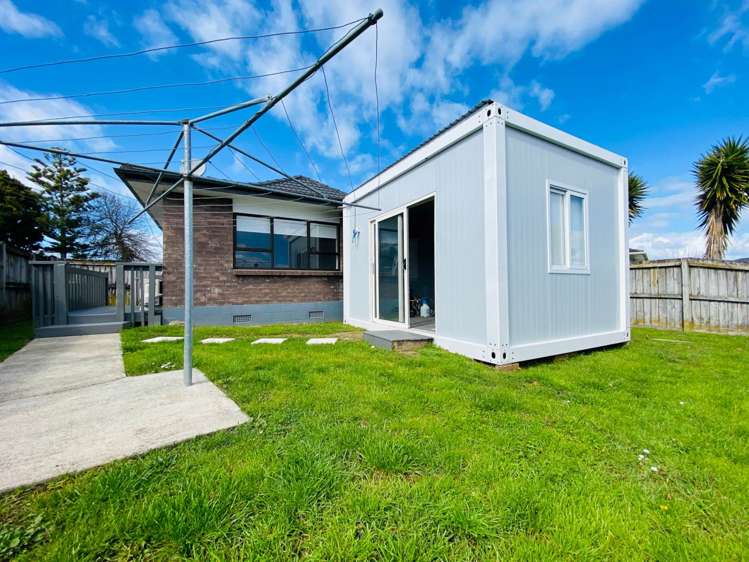 1/11 Kennington Drive Clendon Park_9