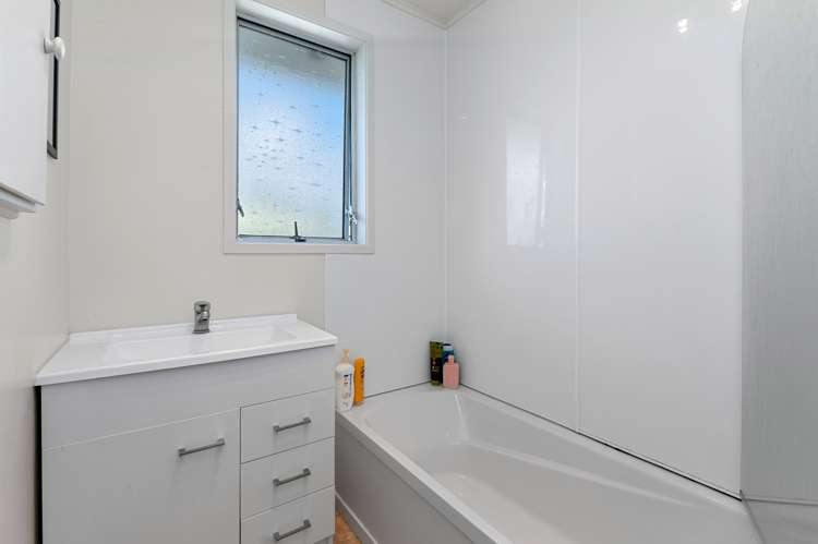 16 Taharangi Street Koutu_5