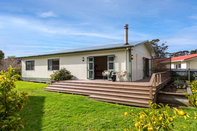 Charming retreat on Kowhai Grove