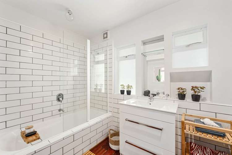 107 Vauxhall Road Narrow Neck_8