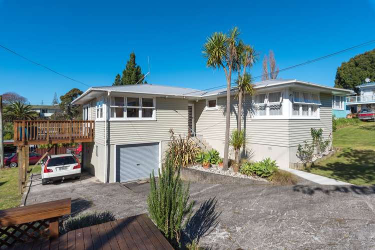 15 Kelwyn Road Kelston_15