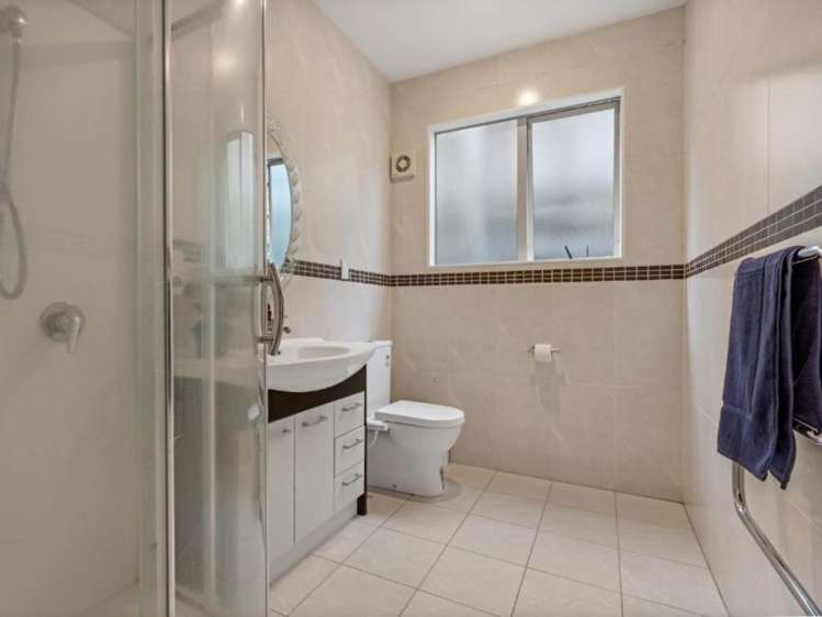 51 Coachman Drive Flat Bush_11