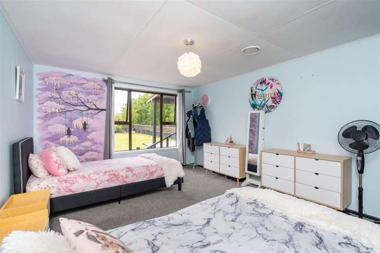 18 Main Road Owaka_12