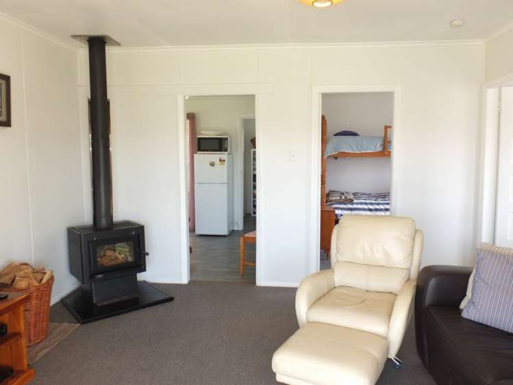 3 Hart Street Foxton Beach_9