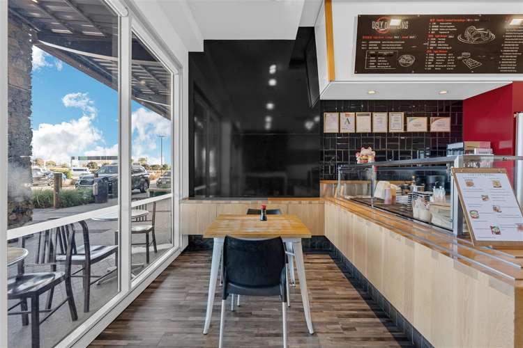 Shop 9, 1 John Goulter Drive Auckland Airport_4