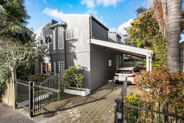 33A Invermay Avenue Three Kings_11