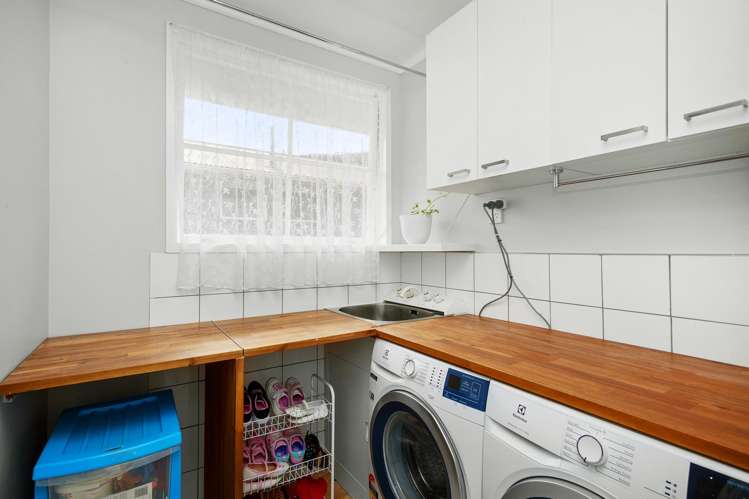 2 Orewa Grove Wainuiomata_13