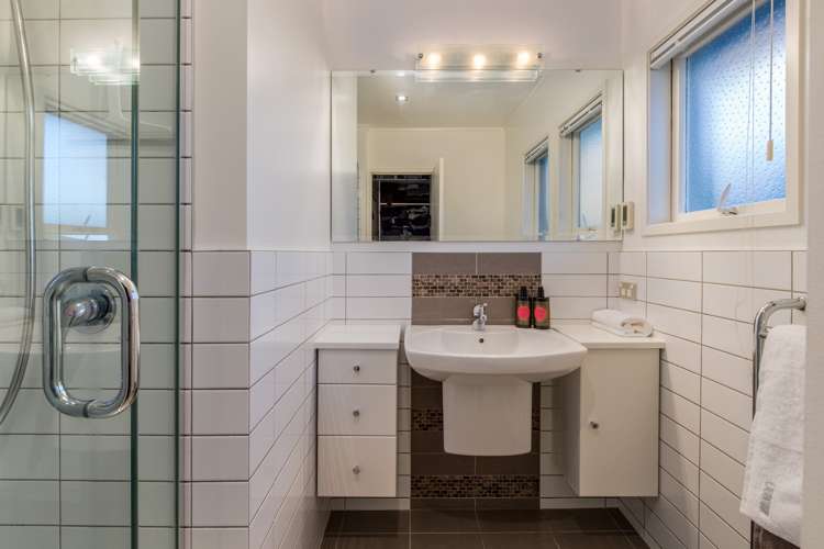 7 Christensen Place Forrest Hill_18