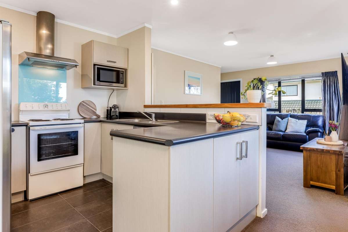 18A Bowes Crescent_2