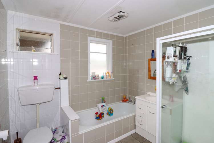 4 Charles Street Carterton_12