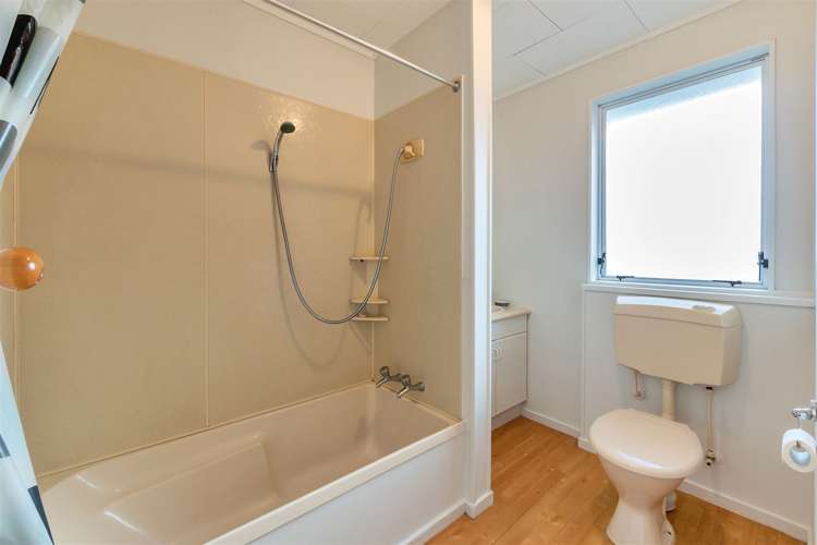 1/221 Glengarry Road Glen Eden_8