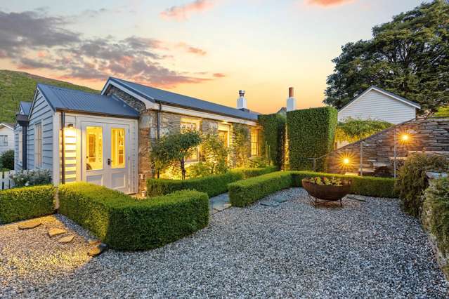 Historic elegance in the heart of Arrowtown