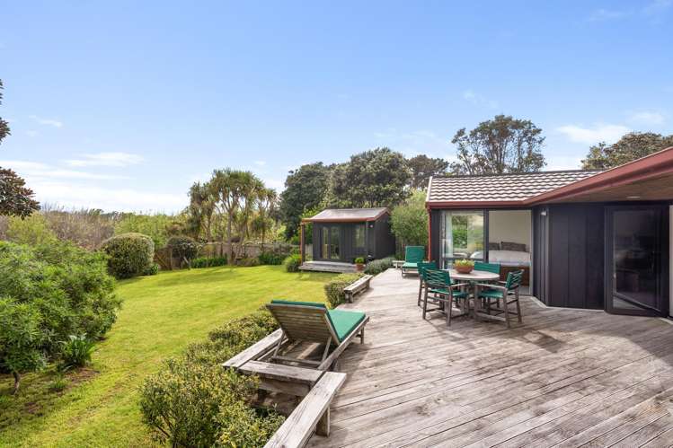 7 Dodds Crescent Otaki Beach_1
