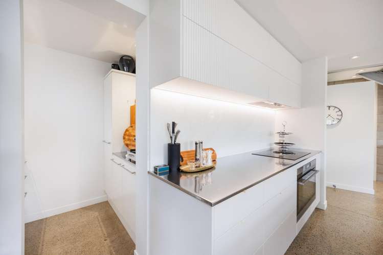 297 Fitzherbert Avenue West End_7