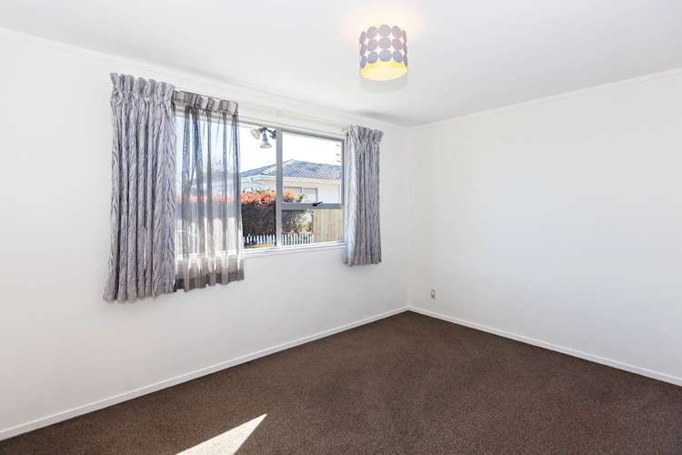 2/15 Seabar Place Glen Eden_11