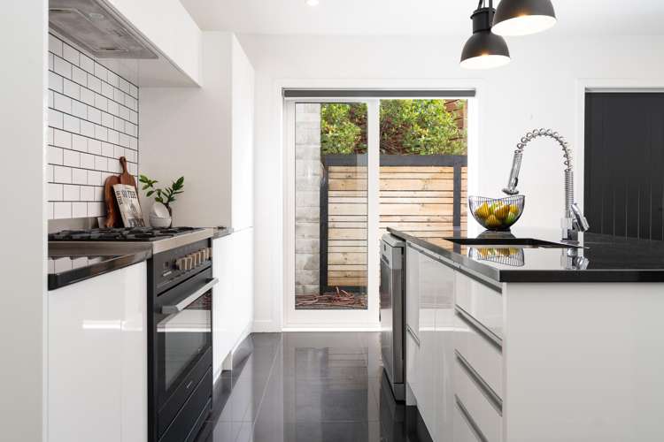 49 Bassett Road Johnsonville_15