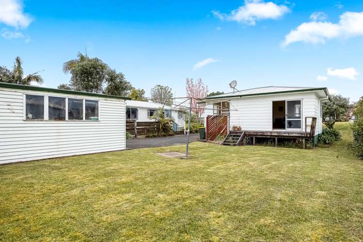 99 Riverpark Crescent Henderson_1