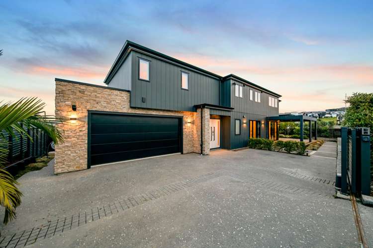 2 Hanikura Street Long Bay_1