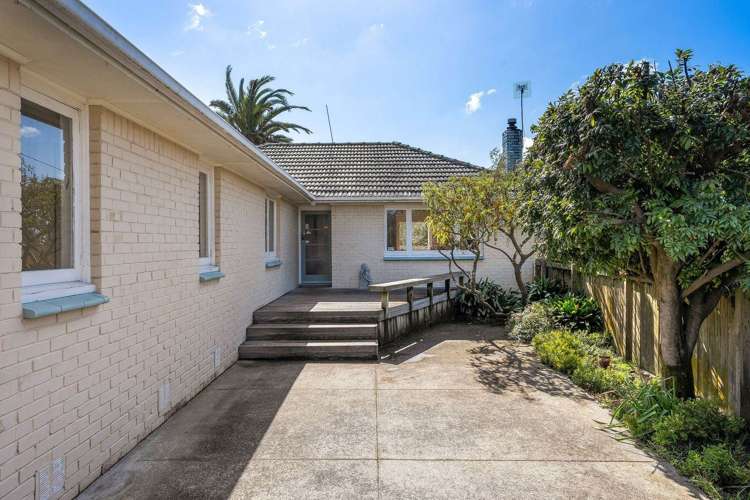 1/1 Gloria Avenue Te Atatu Peninsula_17