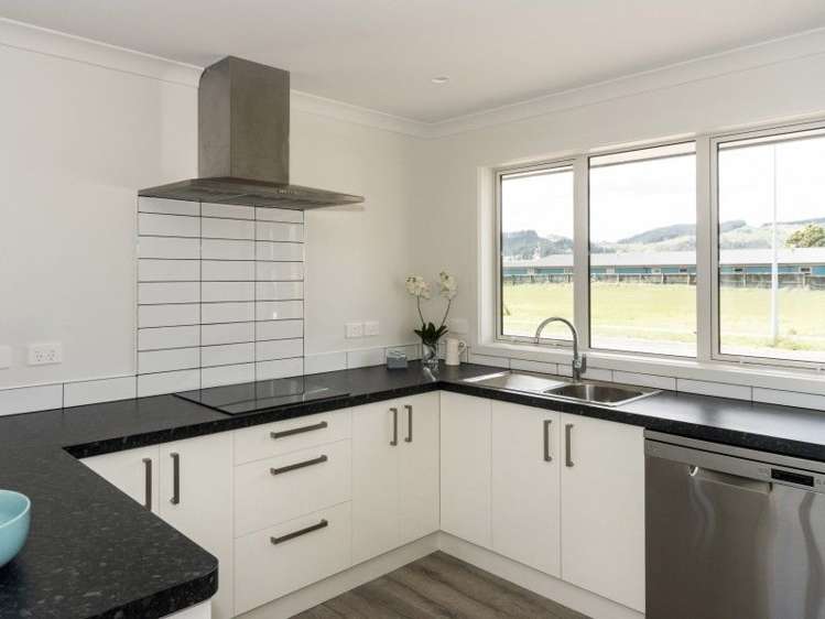 2 Fortis Place Lytton West_4