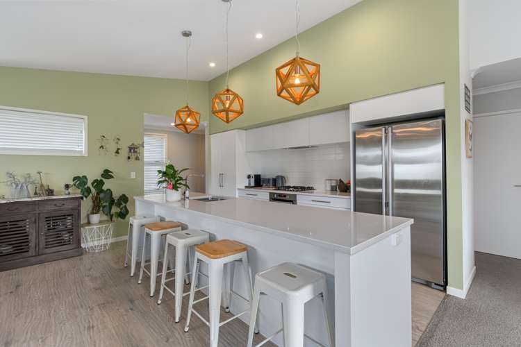 230 Ballintoy Park Drive Welcome Bay_7