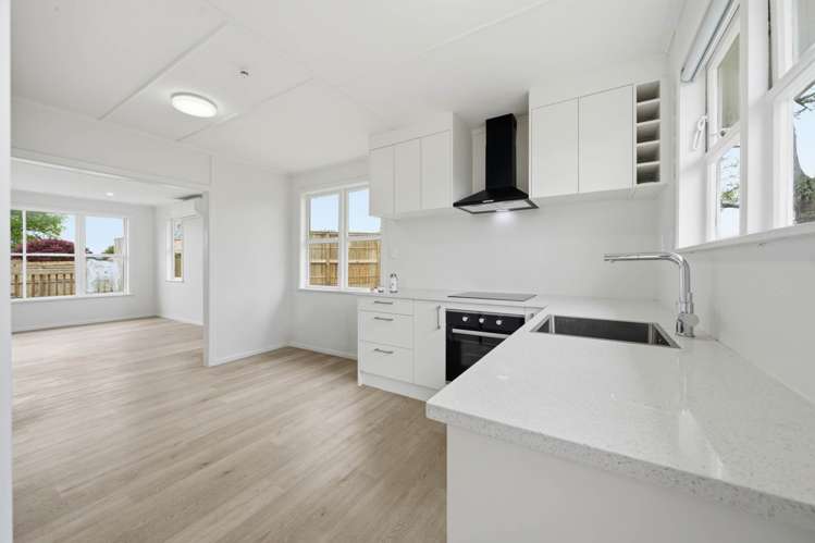 5 Manston Road Mangere_35