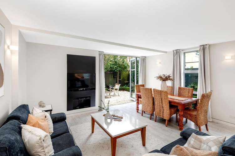 3/99 Aikmans Road_4