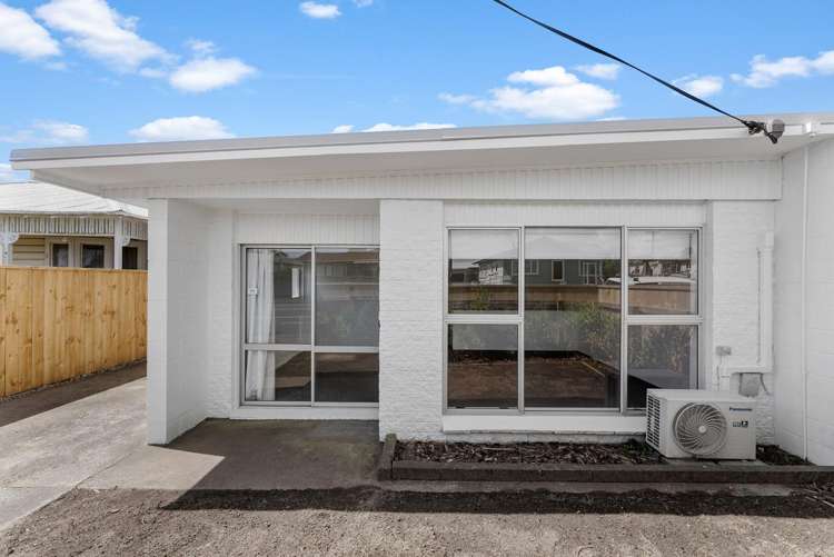 24b & 24c Omata Road Marfell_13