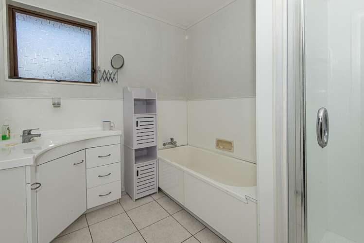 12 Cypress Gardens Place Onerahi_8