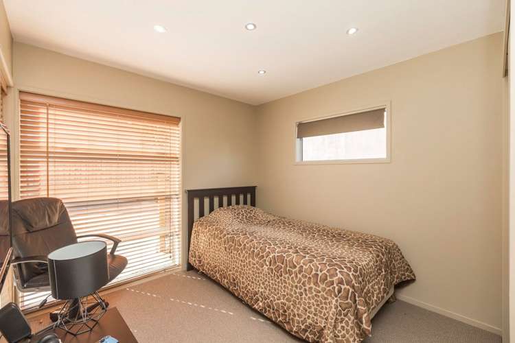 9a Chippendale Crescent Birkdale_14