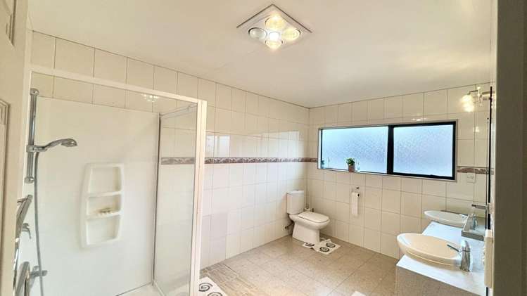16 Waltham Street Henderson_21