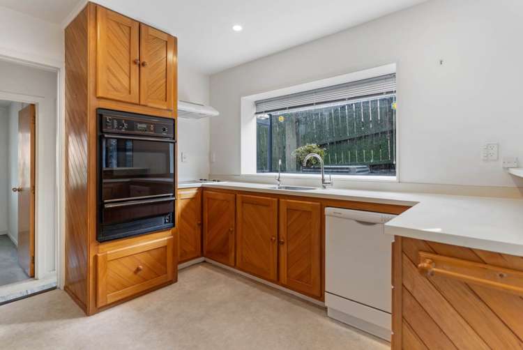 2/6 Eugenia Rise Totara Heights_21