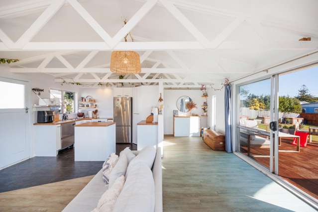 12 Rangitane Street Himatangi Beach_1