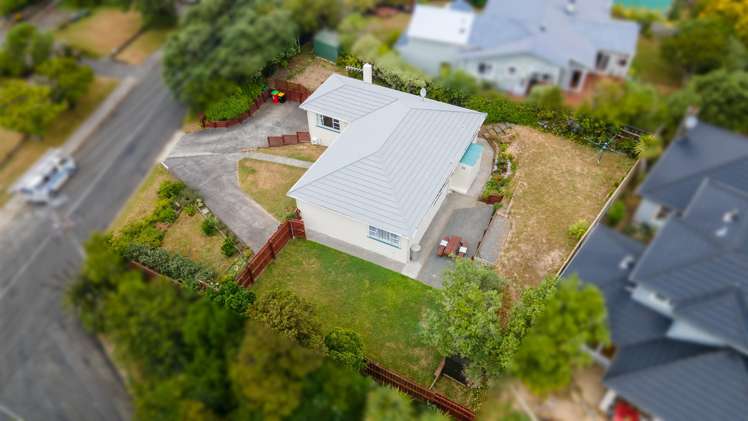 37 Hampton Hill Road Tawa_23