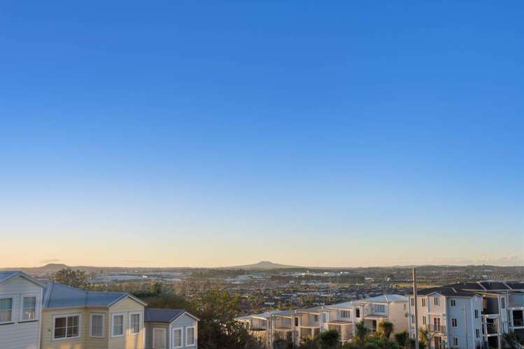 1 Puhakehake Place Flat Bush_14
