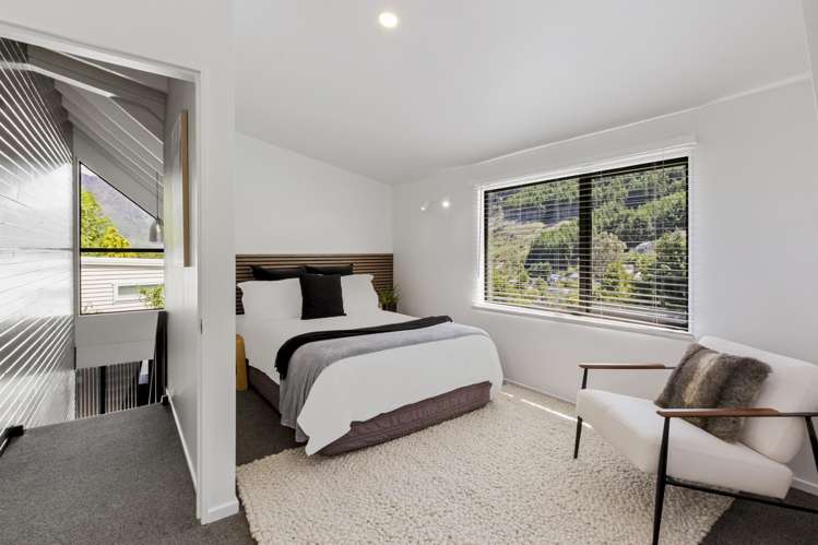 6 MacKinnon Terrace Sunshine Bay_11