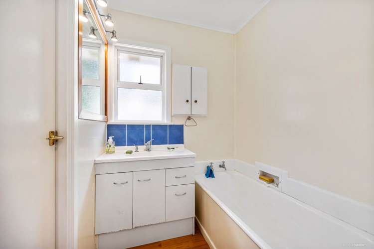 8 Hillsdale Road Hillsborough_9