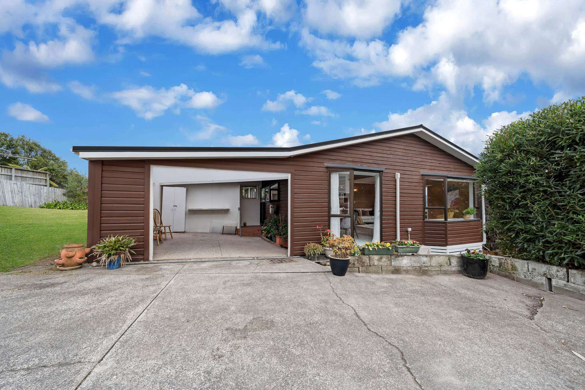 73a Awaroa Road – hero