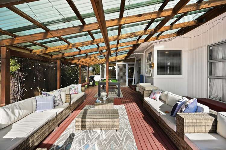 15 Garden Heights Avenue Glenview_18