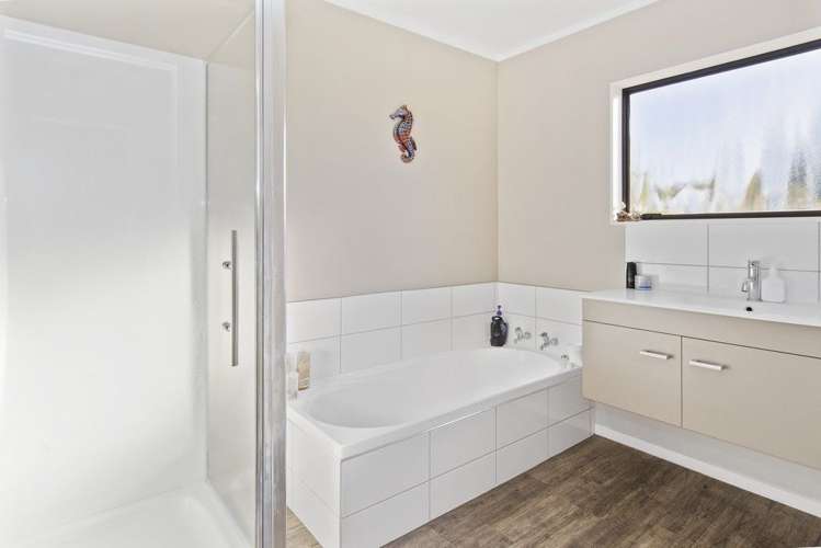 49 Hastings Road Pyes Pa_9