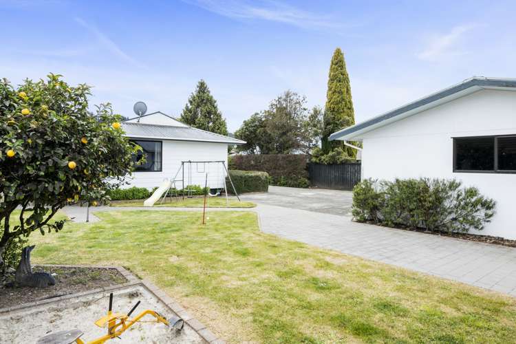 11 Lord Auckland Road Wakefield_14