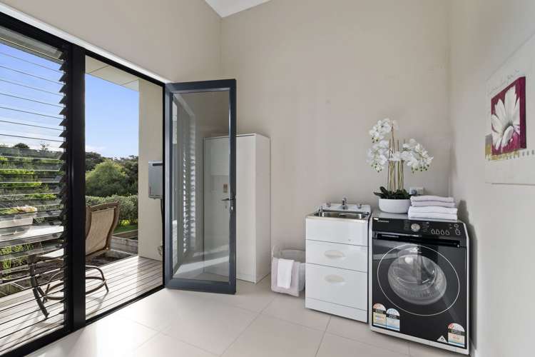 60 James Paige Lane Riverhead_43